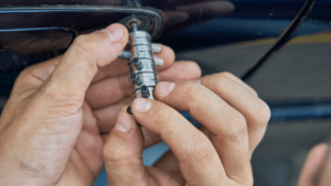 How much does it cost to unlock a locked car in Mississauga