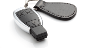 What is the difference between a transponder key and a chip key