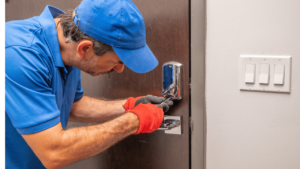 What happens if locksmith can't open door